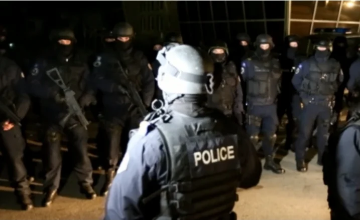 Four Serbianpalegrine arrested in Gjakova. Uno era teniente de policía y otro capitán del ejército de Serbia.