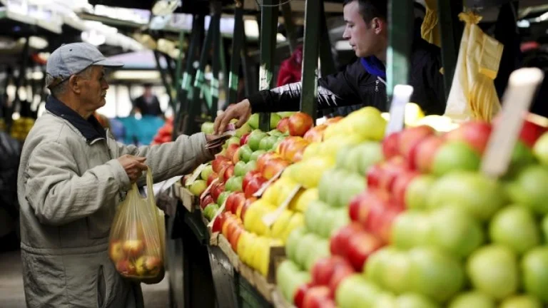 ” Les prix sont chers, désastre” Les Kosovars se plaignent des prix des produits alimentaires