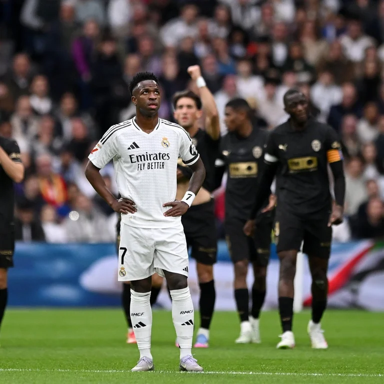Real Madrid is defeated by Valencia
