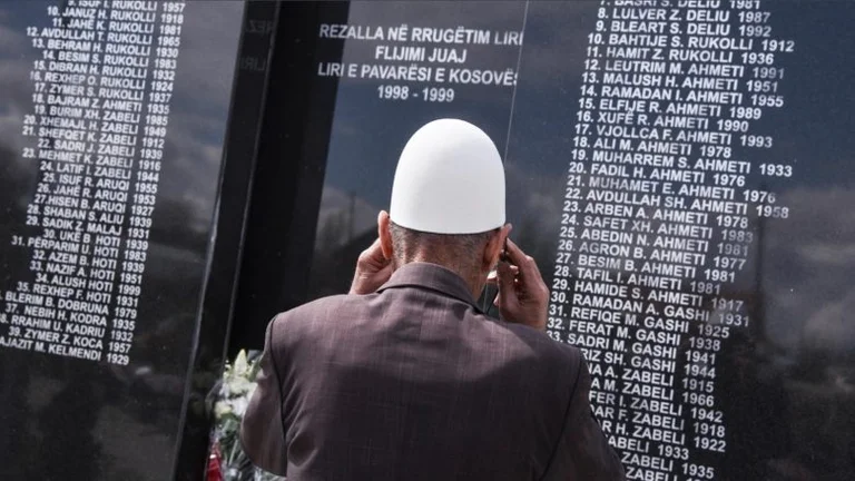 Mancanza di cooperazione giudiziaria con la Serbia sfide per i crimini di guerra del Kosovo