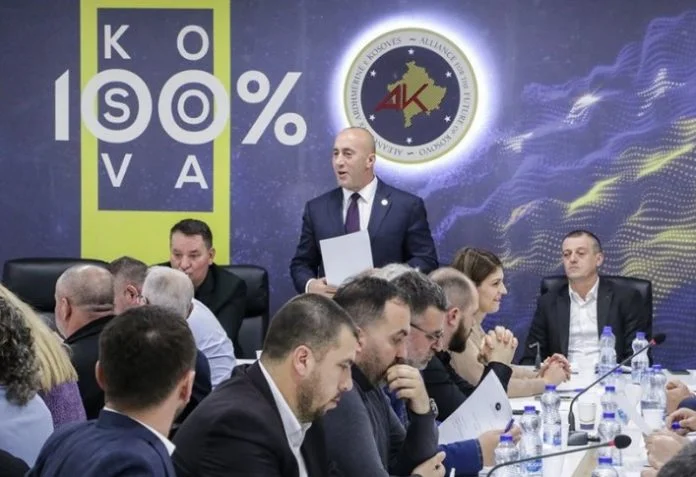 Dorëheqja e Xhafer Gashit, vjen reagimi i AAK-së