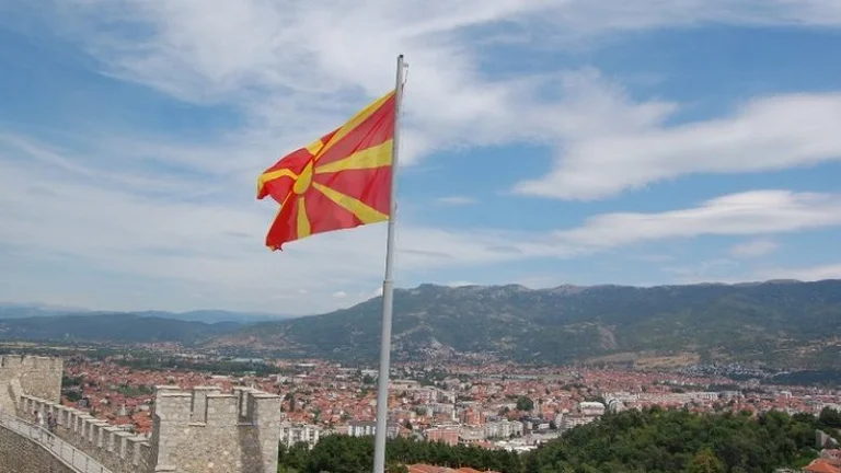 Maqedonia e Veriut jep falas patent-shoferët dhe lejet e qarkullimit