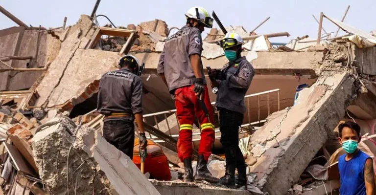 Séisme au Myanmar : Quatre survivants de plus.