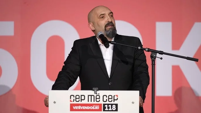 Il capitolo VV è venuto prima nel test di direzione QKSUK, presidente della commissione risulta essere suo amico