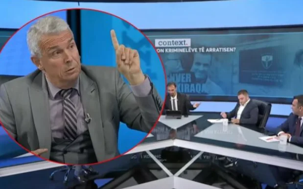 L'ancien président de la Cour d'appel avec des pistolets dans sa ceinture menace le chercheur : Ta gueule !