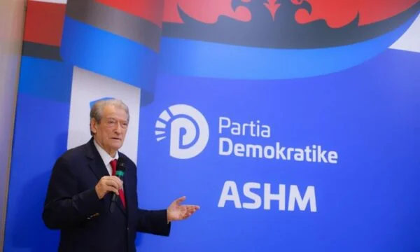 Sali Berisha Prezanton DP's campaign logo