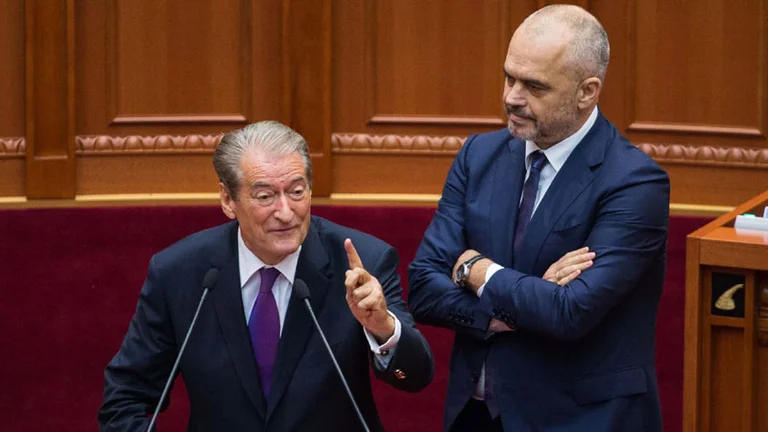 Rama Ironisiert Berisha: Er gab zu, eine Eule zu sein.
