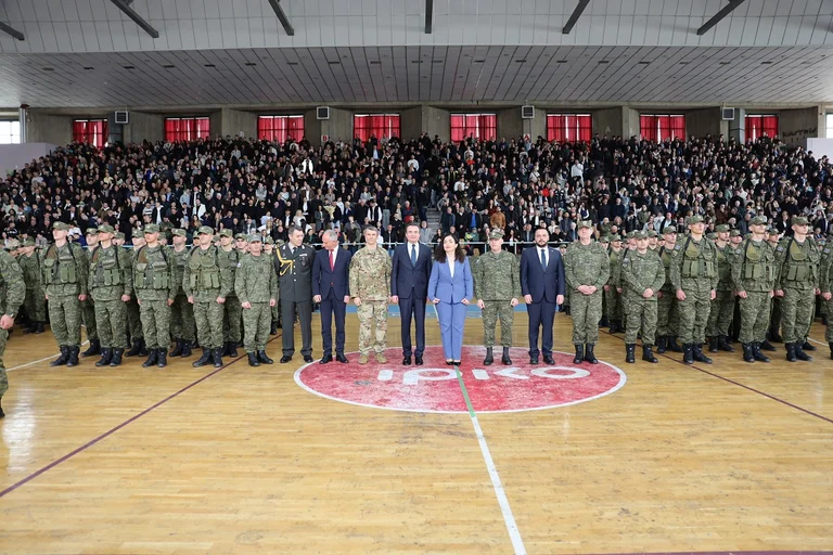 L'Ambasciata degli Stati Uniti si congratula con i nuovi soldati KSF: l'orgoglio di celebrare insieme questo momento storico
