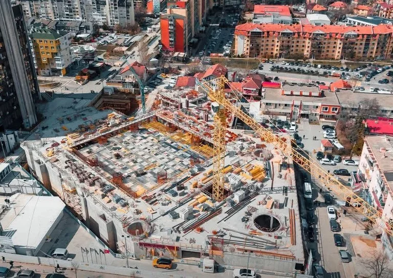 “Building top”, published Central Mosque Bilder in Pristina