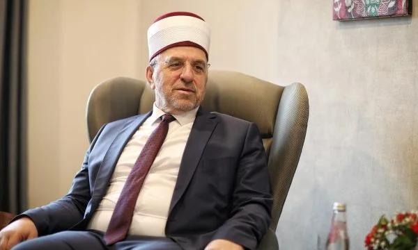 Myftiu Tërnava i kundërpërgjigjet fjalëve të Mehmet Krajës për xhamitë e fenë islame