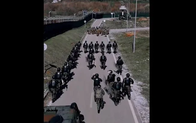 Formation de la KFOR pour le contrôle de la mob
