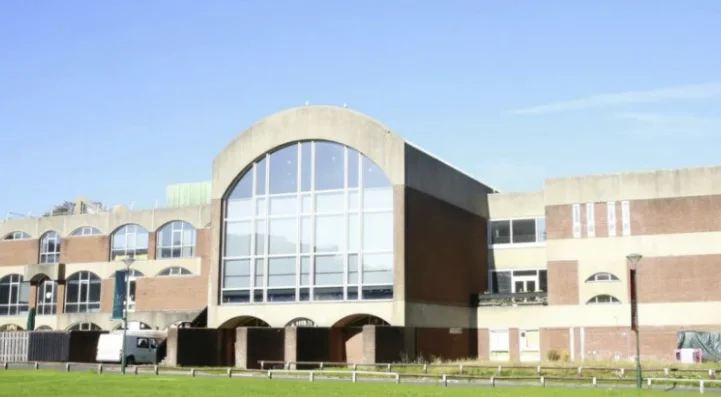 Sussex University fines 585 Tausend Pfund wegen freier Sprache