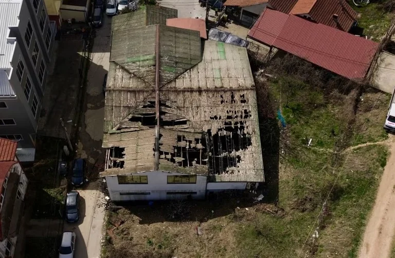 Tragedia a Kocan dove sono morte 59 persone, moglie e figlia del proprietario della discoteca vengono arrestate