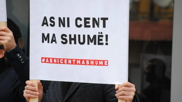 5. April Protest gegen den steigenden Strompreis in Pristina
