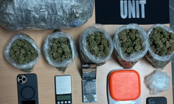 Opération “ - La police arrête 4 personnes, obtient de la drogue pour 15 000 $.