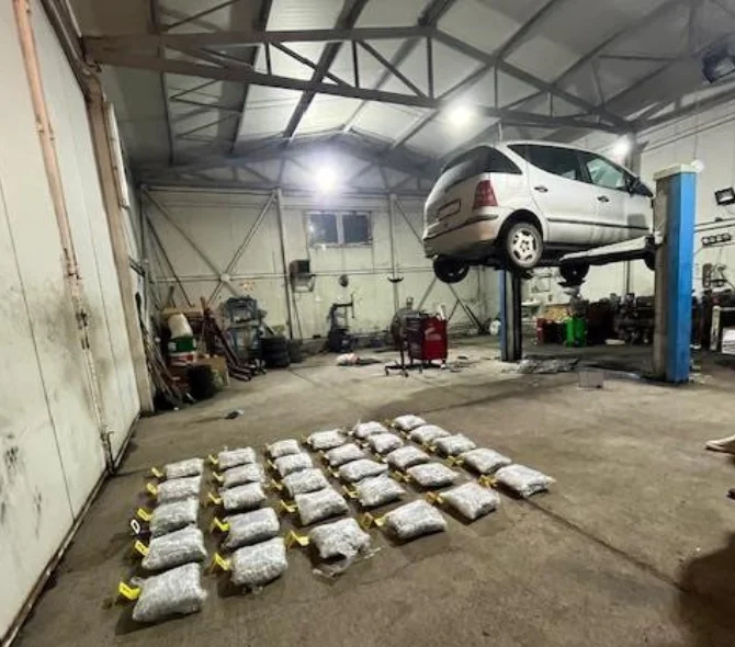 Police apprehend over 32kg of drugs hidden in Serbian license car, arrest one person