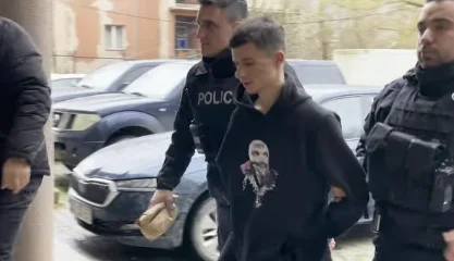 In handcuffs sent to court for 19-year-old tragic murder in Vushtrri