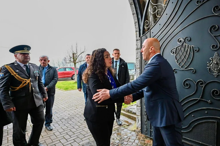 Zum ersten Mal im Haradinaj Tower? - Ist “Beginn des” Kurses auch für ein Mandat als Präsident Vjosa Osmani?