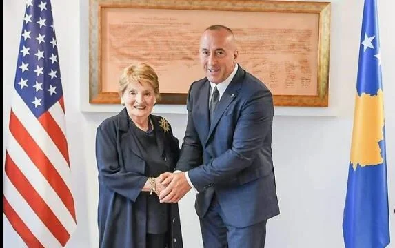Haradinaj en el aniversario de la muerte de Albright: Recordamos el trabajo Titanic por un Kosovo libre e independiente