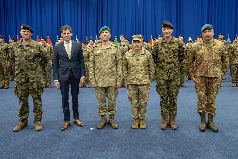 KFOR stellvertretender Kommandant dankt Schweizer Kontingent für Hingabe, Professionalität im Kosovo gezeigt