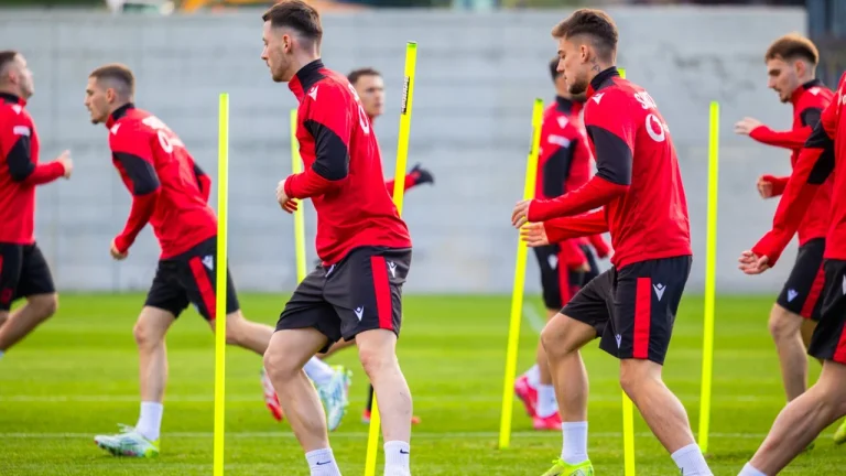 Formation Albanie Angleterre, voici le grand dilemme de Sylvinho ce soir.