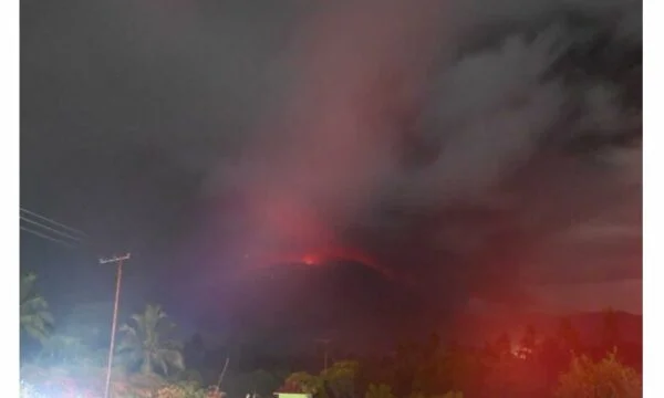 Un volcán explotado en Indonesia