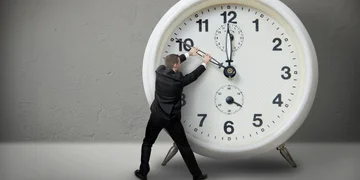 The clock scorpions move 60 minutes before Sunday