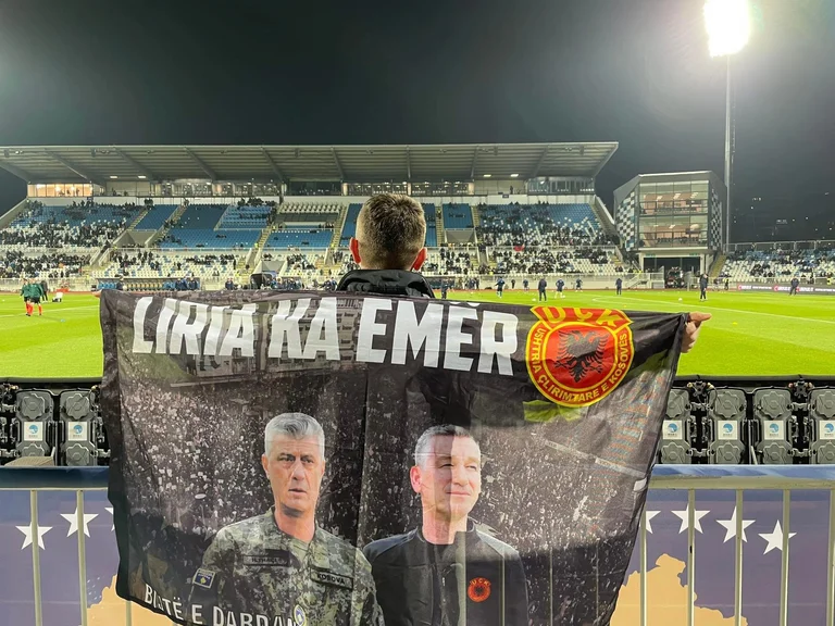 Match Kosovo-Islande: Hashim Thaci et Kadri Wessel honorés même par les fans
