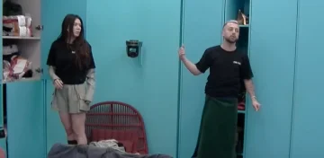 Quand je sors, je vis comme une princesse, pas comme toi, pauvre fille.