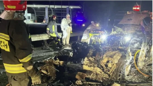 Tragedia en Albania: 4 jóvenes queman en un coche