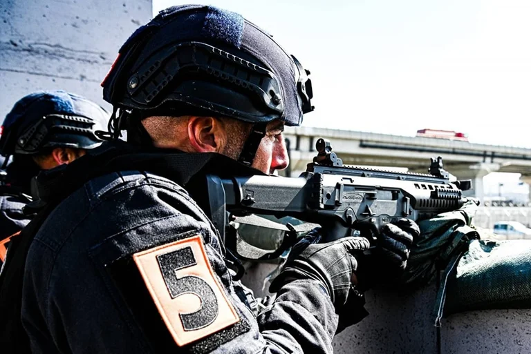 Czech, Moldovan soldiers simulate protection of forces in Pristina
