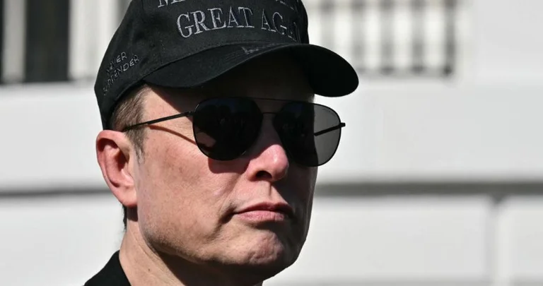 Il drammatico declino di Tesla soffre di perdita storica