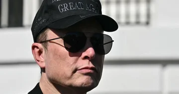 Tesla's dramatic decline suffers historical loss