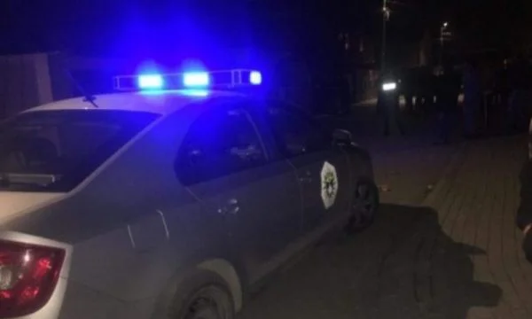 Tre të lënduar në një aksident trafiku në Deçan