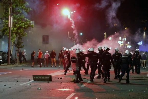 Studentët bëjnë të ditur orën kur do të fillojë protesta e nesërme masive në Beograd