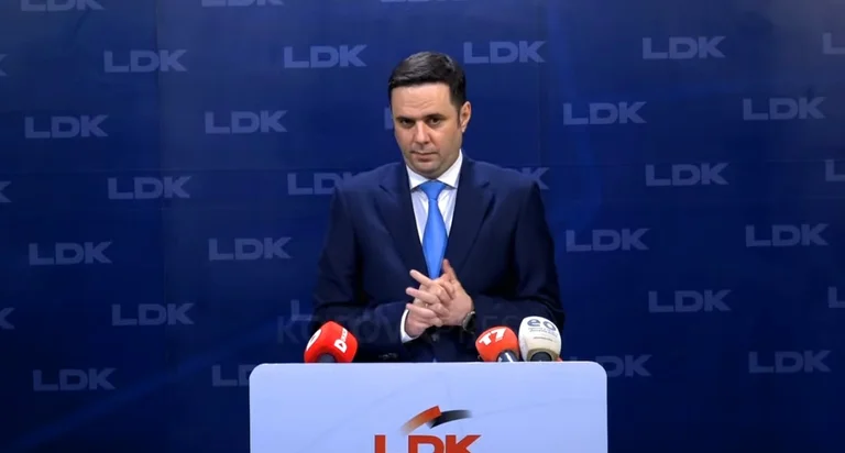 Abdixhiku pas 5 orëve diskutim me kryesinë: LDK nuk do të jetë pjesë e asnjë qeverie pa pozitën e kryeministrit