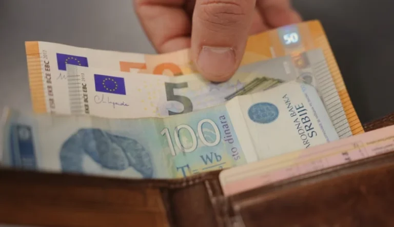 A ka pasur heqja e dinarit “efekt pozitiv” në sistemin financiar të Kosovës?