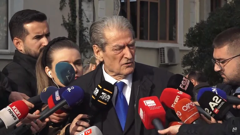 Veliaj mban agjërim në burg, Berisha: Zoti ja pranoftë agjërimin, por edhe vjedhjet e tij le t’i dorëzojë