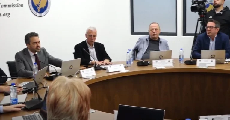 Crash de la CEC, Radoniqi met en garde un membre du PDK, le mari d'Albulen Haxhiu intervient