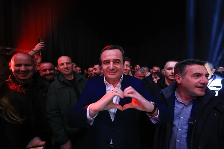 Suspicion del são partito ottenuto 500k Perché stai sfidando il 9 febbraio su ogni corpo del partito dominante?
