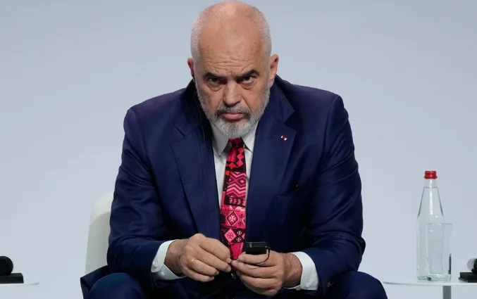 Edi Rama: Impossible de courir pour le député le 11 mai