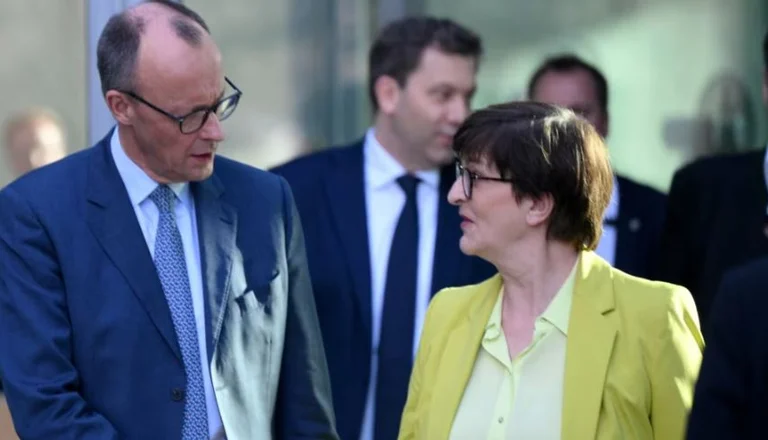 Merzi, conservadores del SPD pasan el primer obstáculo para formar gobierno