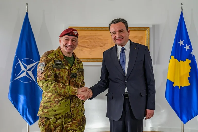 La KFOR déclare après la réunion de Kurti-Bardoni: Regard sur la situation actuelle