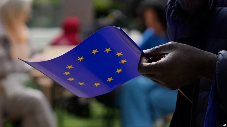 Brüssel/ Kosovo Volksbewegung hält Kundgebungen, Protest gegen Gewalt gegen Frauen, Albaner