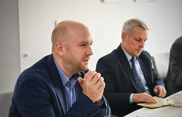 “State First” - L'Ambasciata tedesca si unisce alla chiamata di Manuel Sarrazin.