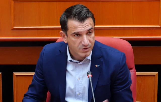 Veliaj dalla cella dice che sua moglie è stata convocata a SPAK sotto pressione