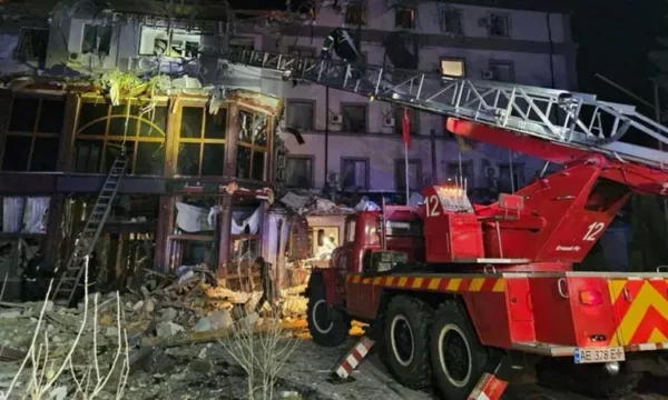 Russland greift Zelensky's hometown, tötet vier Menschen