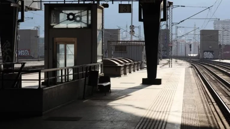 Skopje signe un accord avec EURZH sur la construction d'un terminal ferroviaire conjoint avec la Serbie
