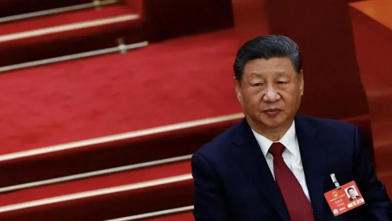 China advierte a los Estados Unidos: Estamos listos para toda clase de guerra