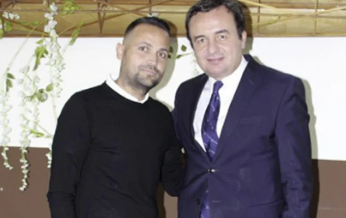 Kurt parlava le parole migliori sull'eroe Sali Chakaj, da oggi il VV sta cercando di rigiocare il nome di suo figlio.